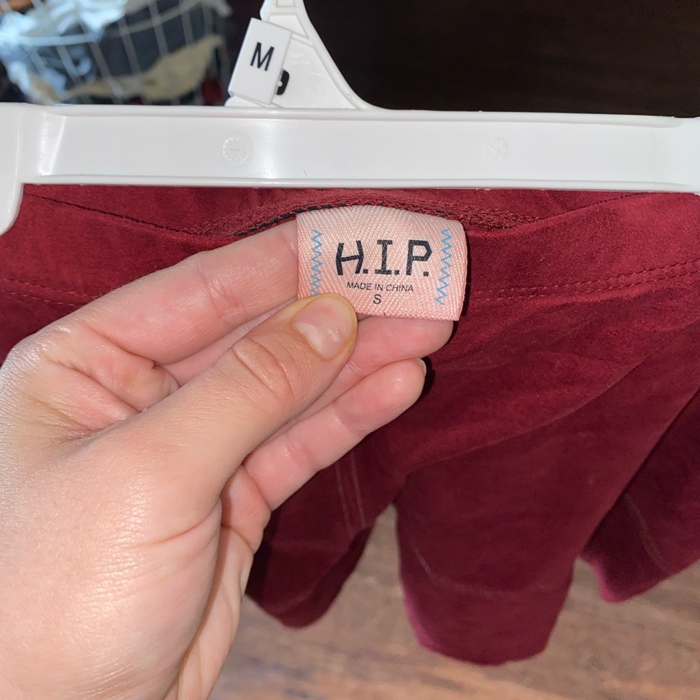 Hip velvet red skate skirt